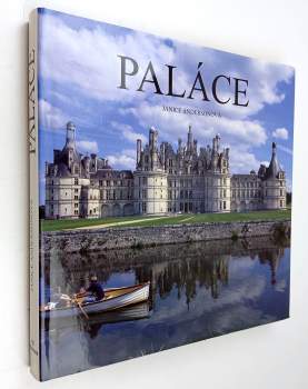 Paláce