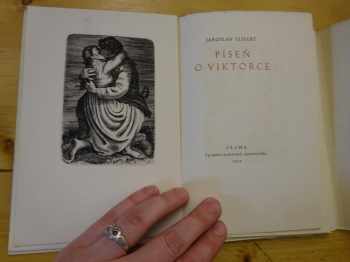 Jaroslav Seifert: Píseň o Viktorce - PODPIS J. Seifert, C. Boudy