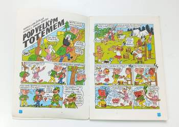 Ljuba Štíplová: Pod velkým totemem - Čtyřlístek 30