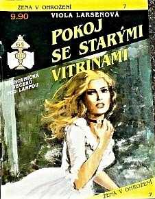 Viola Larsen: Pokoj se starými vitrínami