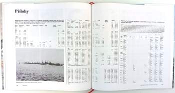 V. E Tarrant: Ponorky útočí