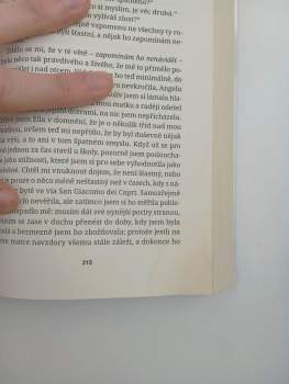 Elena Ferrante: Prolhaný život dospělých