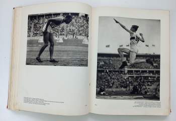 Leni Riefenstahl: Schönheit im olympischen Kampf - Mit zahlreichen Aufnahmen von den Olympischen Spielen 1936.