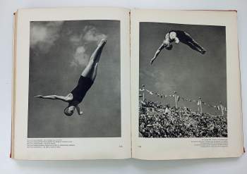 Leni Riefenstahl: Schönheit im olympischen Kampf - Mit zahlreichen Aufnahmen von den Olympischen Spielen 1936.
