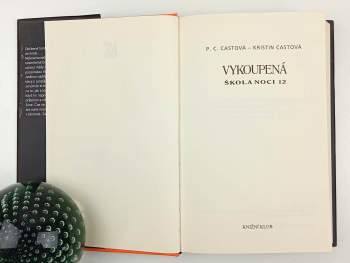 P. C Cast: Škola noci