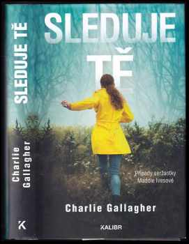Sleduje tě