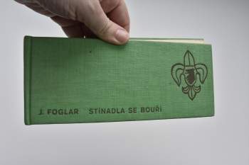 Stínadla se bouří