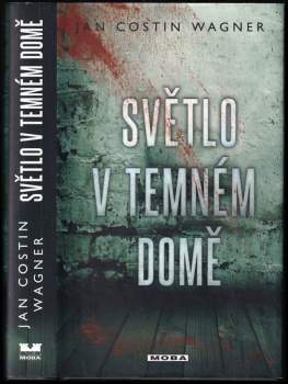 Světlo v temném domě