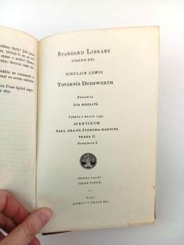 Sinclair Lewis: Továrník Dodsworth