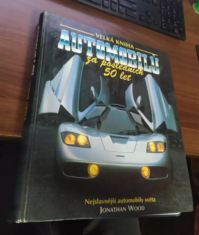 Velká kniha automobilů za posledních 50 let - nejslavnější automobily světa