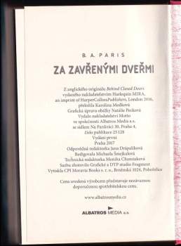 Za zavřenými dveřmi