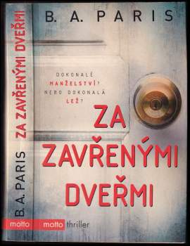 Za zavřenými dveřmi