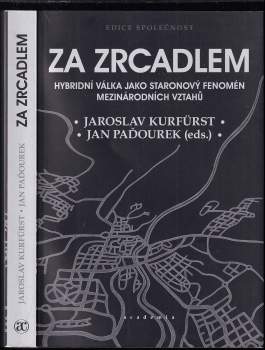 Za zrcadlem